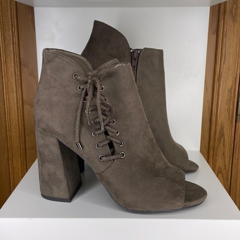 Y Not Chunky Lace-Up & Zipper Heal - Women’s 9M